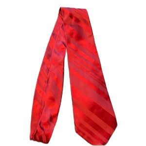 Via Europa red tie